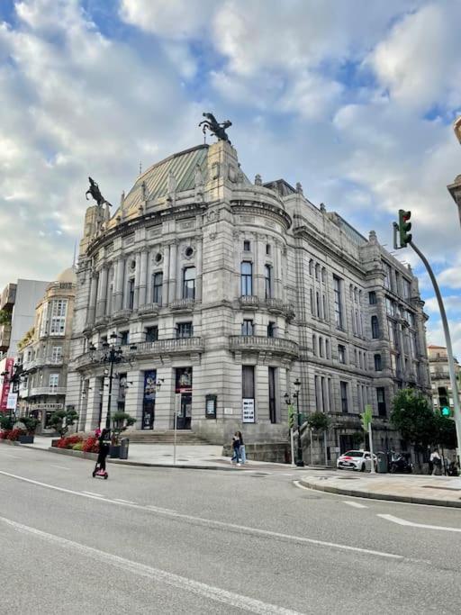 Espectacular Casa Centro De Vigo Villa Luaran gambar